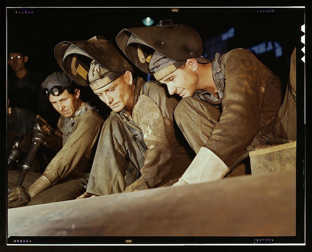 Welders making boilers for a ship, Combustion Engineering Co., Chattanooga, Tenn.  (LOC)